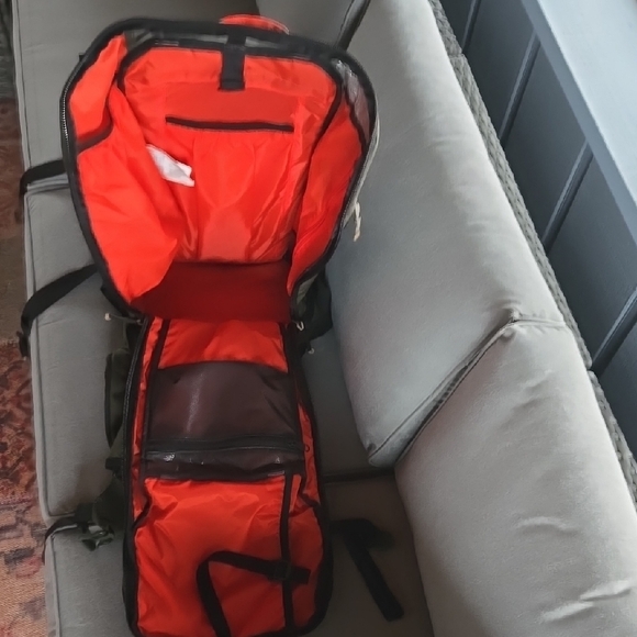 DAKINE Builder Backpack – Gently Used, Excellent Condition, Rugged & Versatile. - Picture 3 of 11